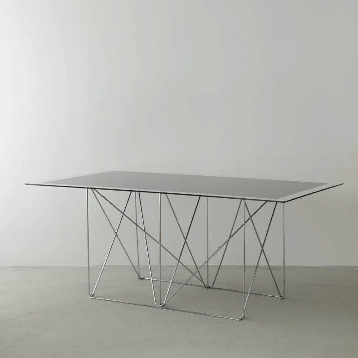 GLASS TOP TABLE – unplugged sapporo
