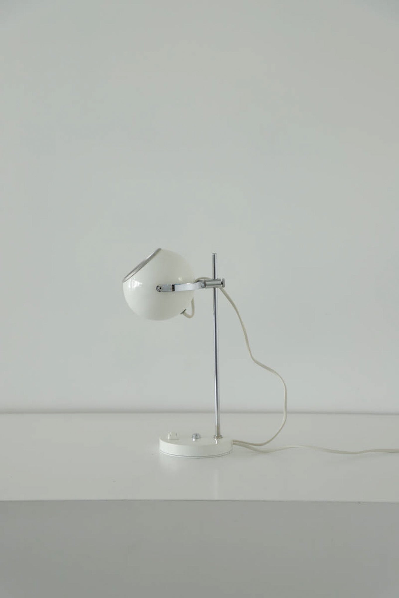 ヴィンテージランプ Lighting sculpture eye 1970s eye ball desk lamp – unplugged sapporo